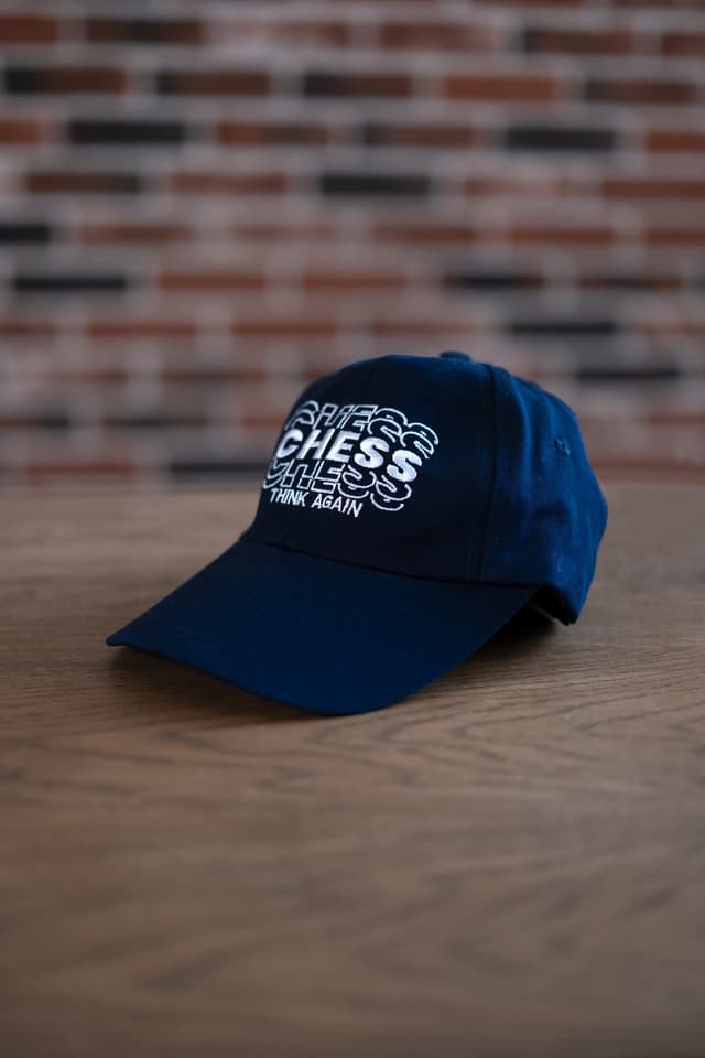 Chess Think Again Şapka resmi